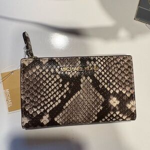 Mk wallet nwt